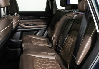 Подержанный автомобиль Exeed VX 2022 года (10 фото)