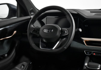 Подержанный автомобиль Geely Monjaro 2023 года (16 фото)