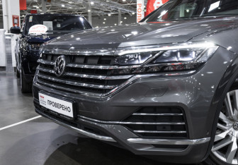 Подержанный автомобиль Volkswagen Touareg 2019 года (3 фото)