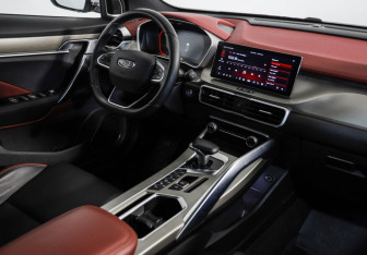 Подержанный автомобиль Geely Coolray 2023 года (9 фото)