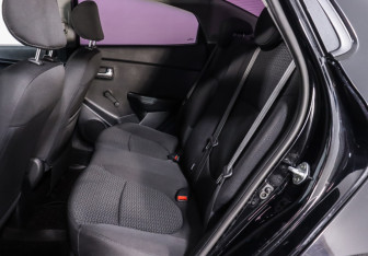 Подержанный автомобиль Kia Rio Sedan 2015 года (10 фото)