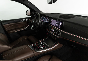 Подержанный автомобиль BMW X5 2019 года (31 фото)