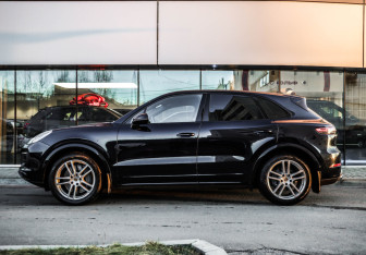 Подержанный автомобиль Porsche Cayenne 2019 года (8 фото)