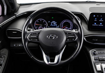 Подержанный автомобиль Hyundai Santa Fe 2020 года (14 фото)