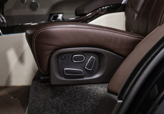 Подержанный автомобиль Land Rover Range Rover 2015 года (32 фото)