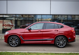 Подержанный автомобиль BMW X4 2019 года (8 фото)