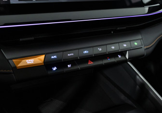 Подержанный автомобиль Changan UNI-V 2023 года (21 фото)