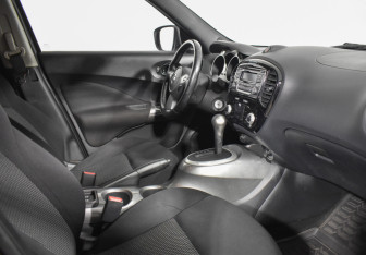 Подержанный автомобиль Nissan Juke 2014 года (12 фото)