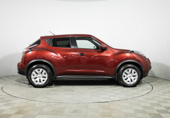Подержанный автомобиль Nissan Juke 2014 года (4 фото)
