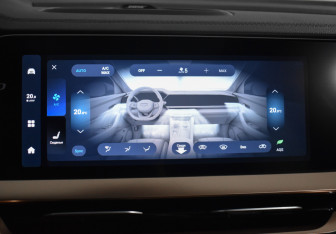 Подержанный автомобиль Geely Monjaro 2023 года (19 фото)