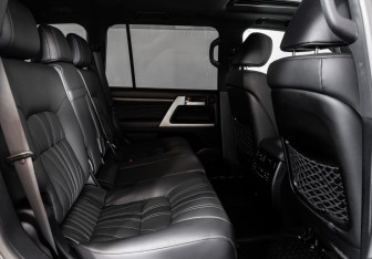 Подержанный автомобиль Toyota Land Cruiser Suv 2020 года (28 фото)