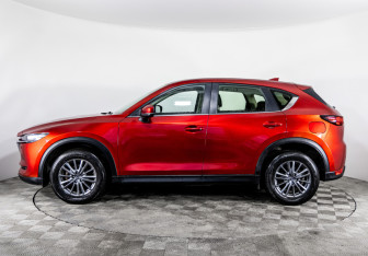 Подержанный автомобиль Mazda CX-5 2018 года (8 фото)