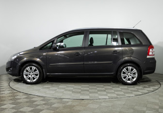 Подержанный автомобиль Opel Zafira Compactvan 2013 года (8 фото)