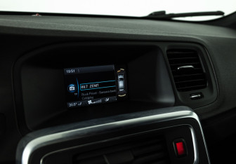 Подержанный автомобиль Volvo S60 2014 года (15 фото)