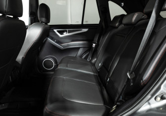 Подержанный автомобиль Lifan X60 2017 года (10 фото)