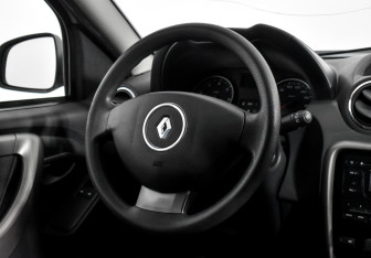 Подержанный автомобиль Renault Duster 2014 года (15 фото)