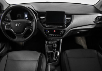 Подержанный автомобиль Hyundai Solaris Sedan 2021 года (13 фото)