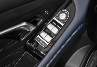 Подержанный автомобиль Voyah Free 2023 года (10 фото)