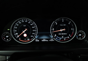 Подержанный автомобиль BMW X5 2017 года (12 фото)