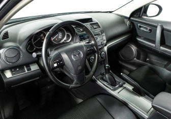 Подержанный автомобиль Mazda 6 Sedan 2010 года (11 фото)