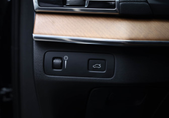 Подержанный автомобиль Volvo XC90 2019 года (13 фото)