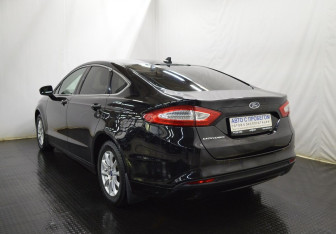 Подержанный автомобиль Ford Mondeo Sedan 2018 года (7 фото)