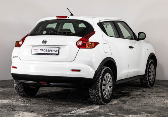 Подержанный автомобиль Nissan Juke 2012 года (5 фото)
