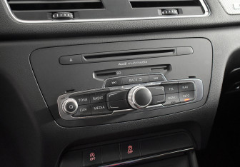 Подержанный автомобиль Audi Q3 2012 года (9 фото)