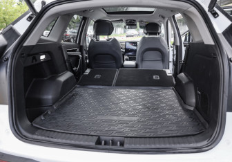Подержанный автомобиль Geely Atlas 2024 года (37 фото)