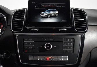 Подержанный автомобиль Mercedes-Benz GLE 2017 года (16 фото)