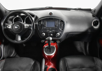 Подержанный автомобиль Nissan Juke 2011 года (13 фото)