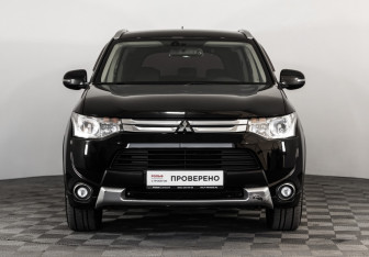 Подержанный автомобиль Mitsubishi Outlander 2014 года (2 фото)