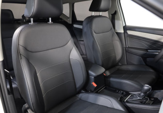 Подержанный автомобиль Jetta VS5 2023 года (19 фото)