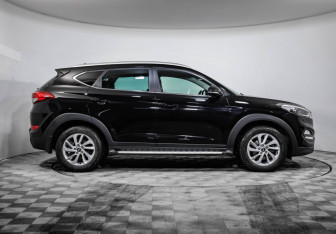Подержанный автомобиль Hyundai Tucson 2017 года (4 фото)