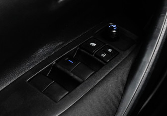 Подержанный автомобиль Toyota Corolla Sedan 2019 года (17 фото)