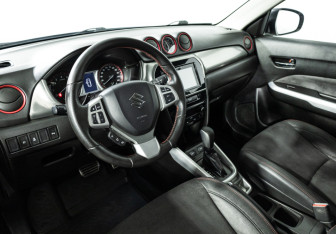 Подержанный автомобиль Suzuki Vitara 2018 года (11 фото)