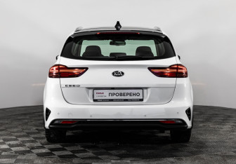 Подержанный автомобиль Kia Ceed Wagon 2019 года (8 фото)