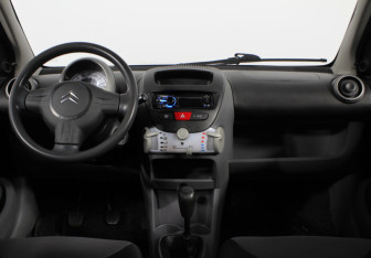 Подержанный автомобиль Citroen C1 2010 года (4 фото)