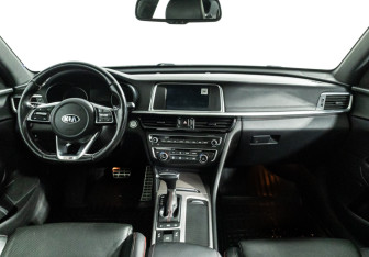 Подержанный автомобиль Kia Optima Sedan 2018 года (13 фото)