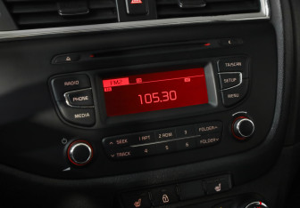 Подержанный автомобиль Kia Ceed Hatchback 2015 года (13 фото)