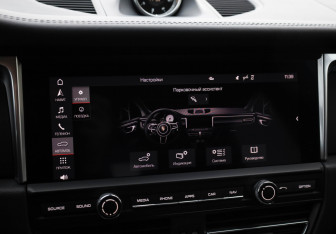 Подержанный автомобиль Porsche Macan 2019 года (16 фото)