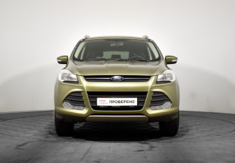 Подержанный автомобиль Ford Kuga 2013 года (2 фото)