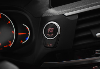 Подержанный автомобиль BMW X4 2020 года (18 фото)