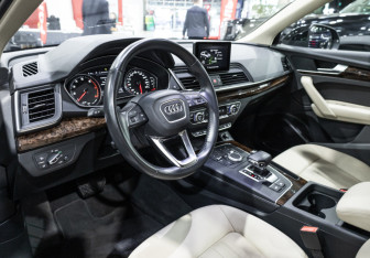 Подержанный автомобиль Audi Q5 2017 года (17 фото)