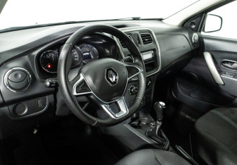 Подержанный автомобиль Renault Logan Sedan 2019 года (11 фото)