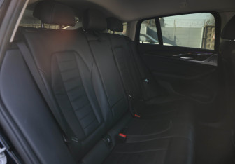 Подержанный автомобиль BMW X4 2020 года (11 фото)