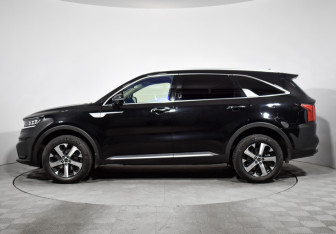 Подержанный автомобиль Kia Sorento 2021 года (8 фото)