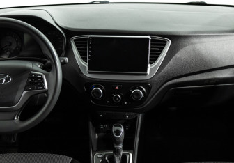 Подержанный автомобиль Hyundai Solaris Sedan 2021 года (14 фото)
