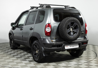 Подержанный автомобиль Chevrolet Niva 2016 года (7 фото)