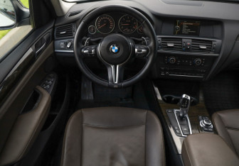 Подержанный автомобиль BMW X3 2012 года (12 фото)